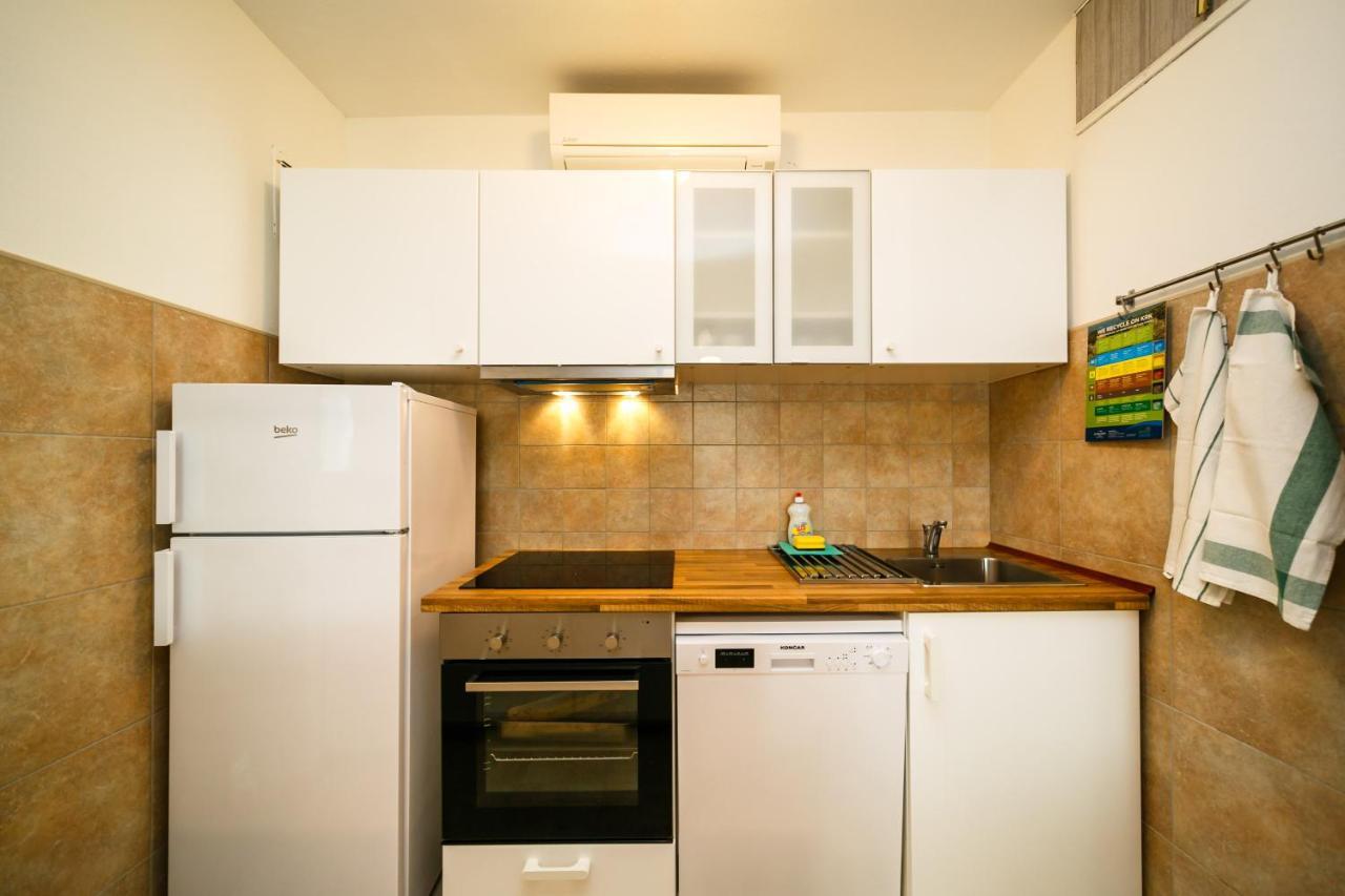 Apartment Zuza Krk Крк Екстер'єр фото