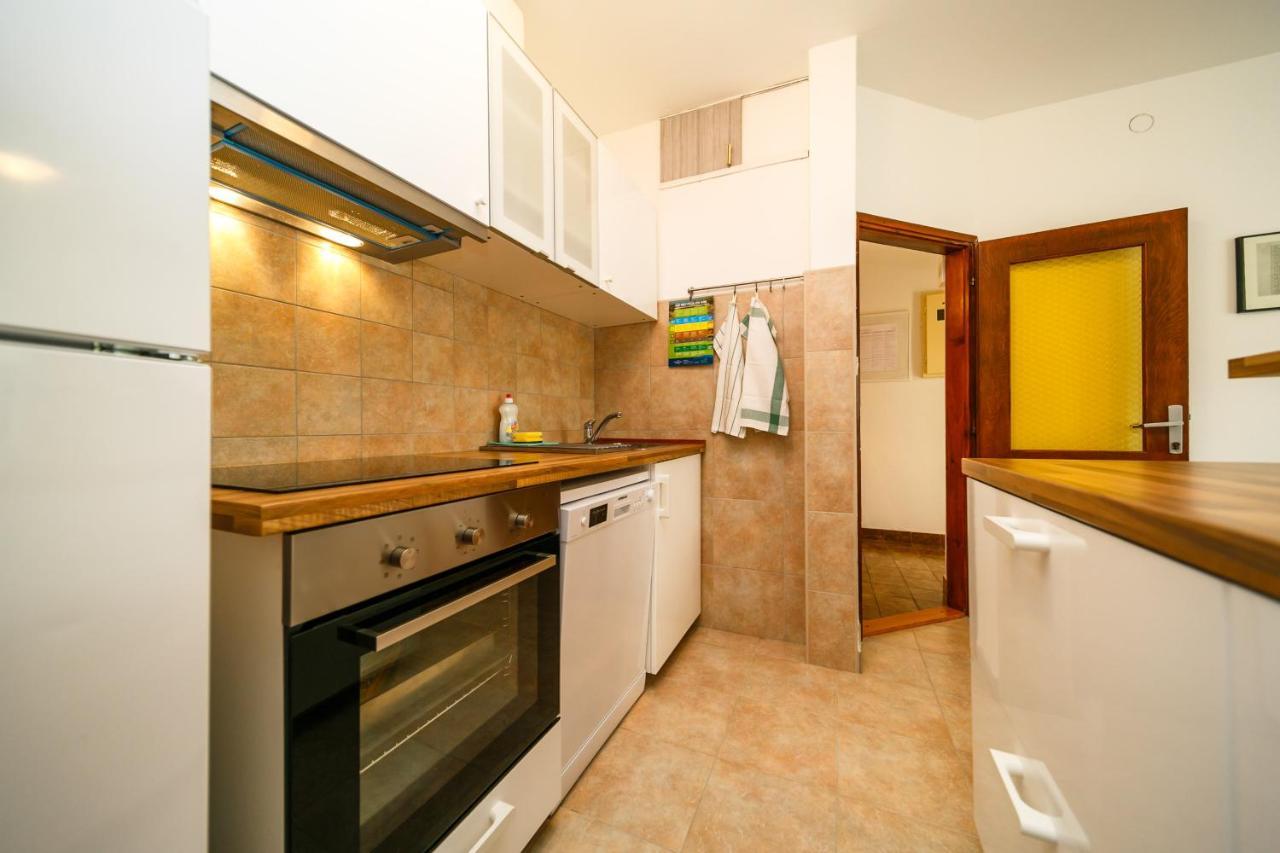 Apartment Zuza Krk Крк Екстер'єр фото